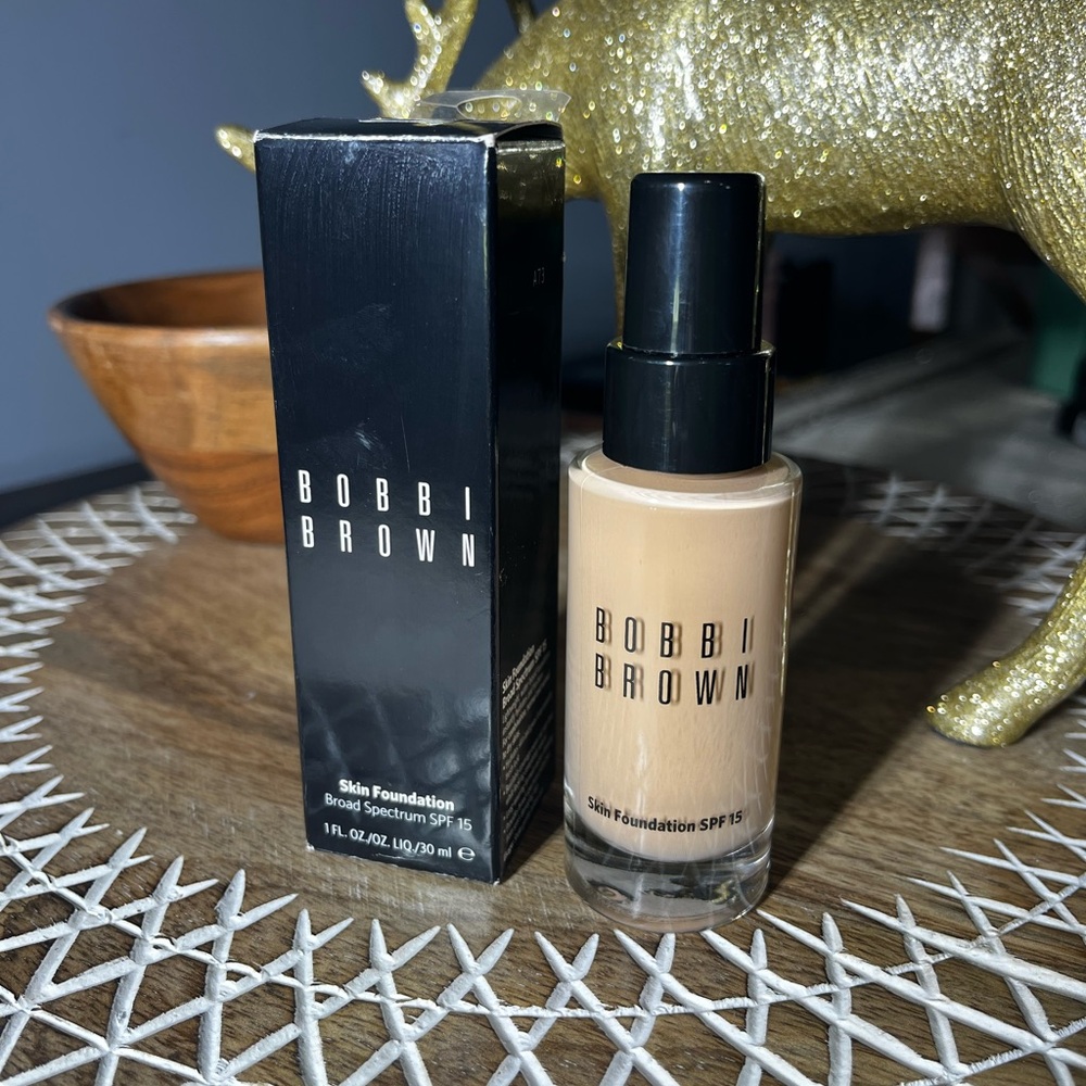 NIB! Bobbi Brown - Skin Foundation - N052 Natural